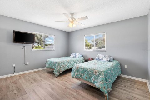 House in Summerfield, Florida 2 bedrooms, 155.89 sq.m. № 1909220 - photo 21