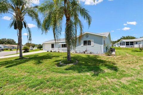 House in Summerfield, Florida 2 bedrooms, 155.89 sq.m. № 1909220 - photo 3