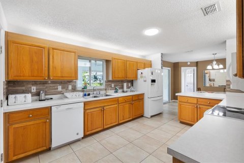 House in Summerfield, Florida 2 bedrooms, 155.89 sq.m. № 1909220 - photo 14