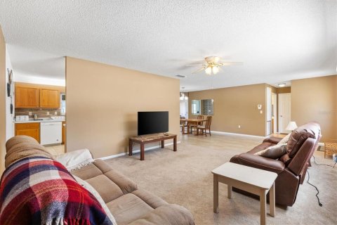 House in Summerfield, Florida 2 bedrooms, 155.89 sq.m. № 1909220 - photo 7