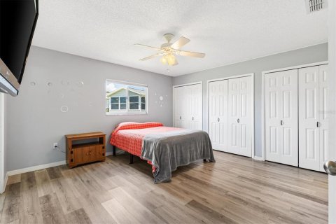 House in Summerfield, Florida 2 bedrooms, 155.89 sq.m. № 1909220 - photo 16