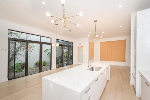 Villa ou maison à vendre à Doral, Floride: 3 chambres, 209.68 m2 № 2243940 - photo 11