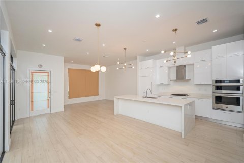 Villa ou maison à vendre à Doral, Floride: 3 chambres, 209.68 m2 № 2243940 - photo 9