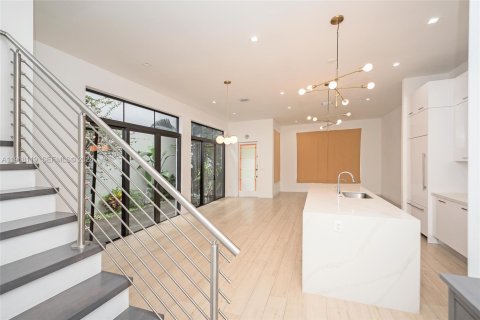 Villa ou maison à vendre à Doral, Floride: 3 chambres, 209.68 m2 № 2243940 - photo 13