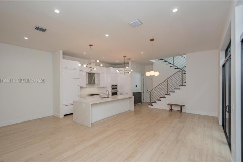 Villa ou maison à vendre à Doral, Floride: 3 chambres, 209.68 m2 № 2243940 - photo 4