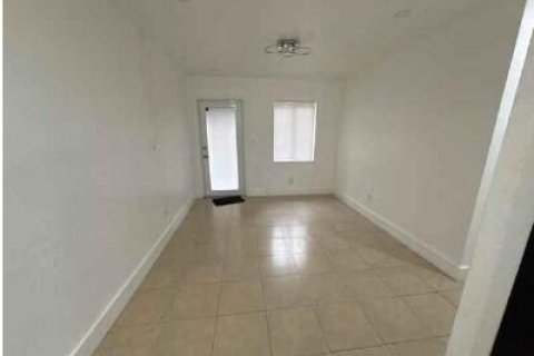 Villa ou maison à vendre à Fort Lauderdale, Floride: 3 chambres, 67.45 m2 № 2077543 - photo 2