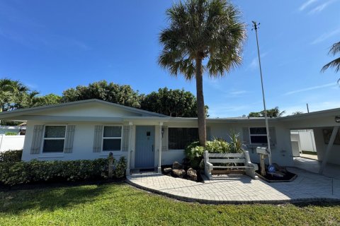House in Pompano Beach, Florida 3 bedrooms, 155.98 sq.m. № 2086711 - photo 3