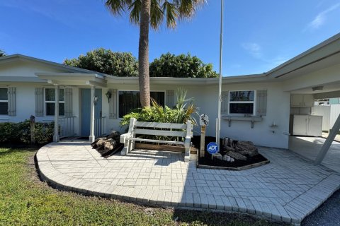 House in Pompano Beach, Florida 3 bedrooms, 155.98 sq.m. № 2086711 - photo 2
