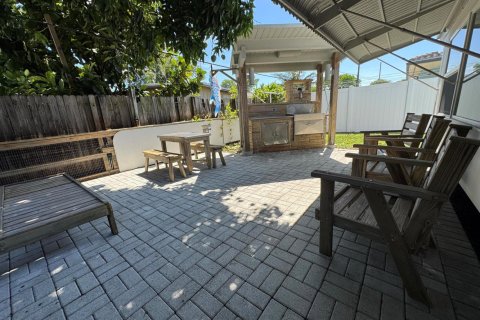 House in Pompano Beach, Florida 3 bedrooms, 155.98 sq.m. № 2086711 - photo 24