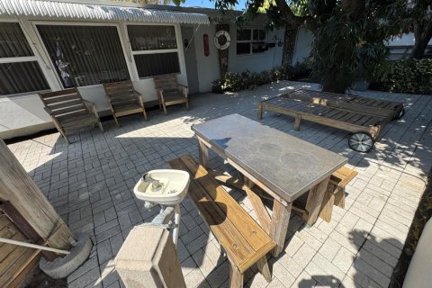 House in Pompano Beach, Florida 3 bedrooms, 155.98 sq.m. № 2086711 - photo 23