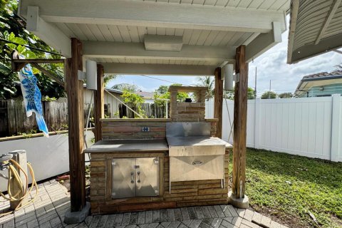 House in Pompano Beach, Florida 3 bedrooms, 155.98 sq.m. № 2086711 - photo 21