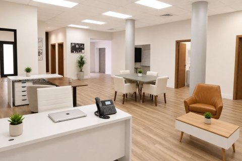 Propiedad comercial en Hollywood, Florida № 2153802