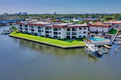 Condominio en venta en North Palm Beach, Florida, 2 dormitorios, 100.71 m2 № 1862021 - foto 22
