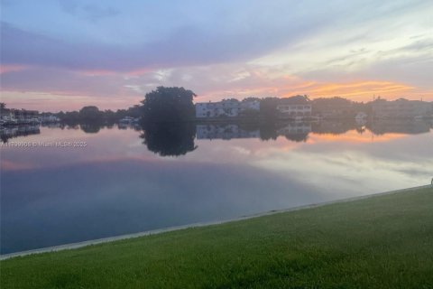 Condominio en venta en North Palm Beach, Florida, 2 dormitorios, 100.71 m2 № 1862021 - foto 19