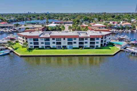 Condominio en venta en North Palm Beach, Florida, 2 dormitorios, 100.71 m2 № 1862021 - foto 1