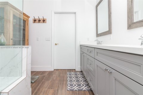 Villa ou maison à vendre à Miami, Floride: 5 chambres, 236.99 m2 № 2053863 - photo 30