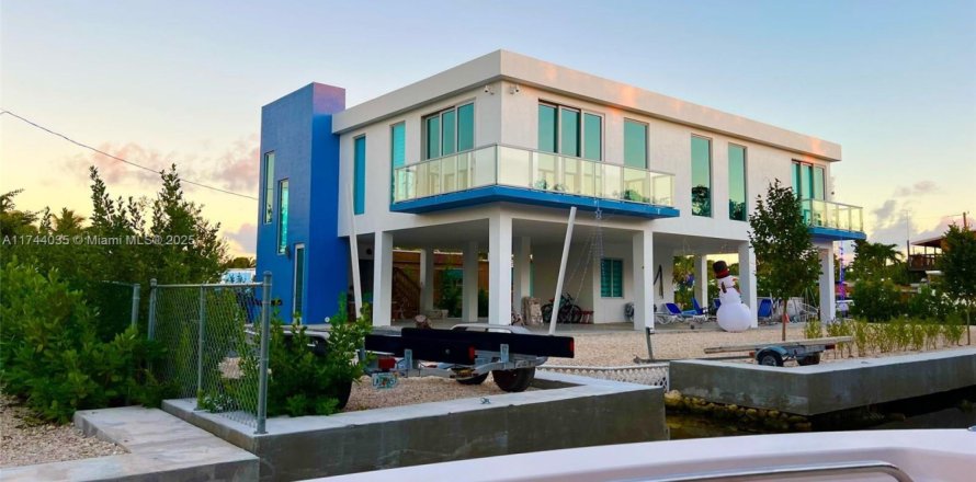 Villa ou maison à Key Largo, Floride 4 chambres, 228.82 m2 № 1693556