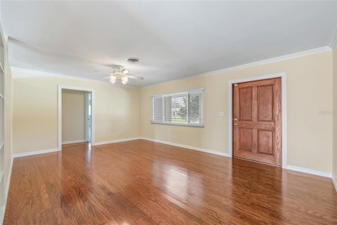House in Saint Petersburg, Florida 2 bedrooms, 156.54 sq.m. № 1835880 - photo 7