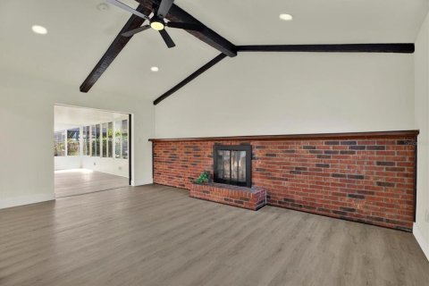 House in Brandon, Florida 3 bedrooms, 194.91 sq.m. № 2415357 - photo 10