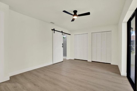 House in Brandon, Florida 3 bedrooms, 194.91 sq.m. № 2415357 - photo 14