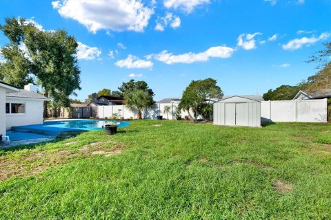 House in Brandon, Florida 3 bedrooms, 194.91 sq.m. № 2415357 - photo 27