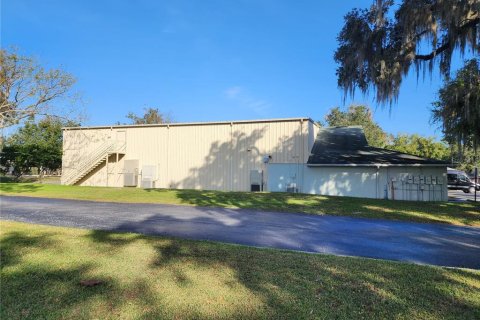 Commercial property in Leesburg, Florida 1421.4 sq.m. № 1840217 - photo 11