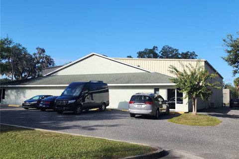 Commercial property in Leesburg, Florida 1421.4 sq.m. № 1840217 - photo 1