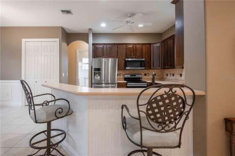 Villa ou maison à vendre à Lady Lake, Floride: 4 chambres, 215.72 m2 № 1570244 - photo 7