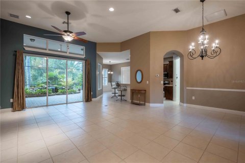Villa ou maison à vendre à Lady Lake, Floride: 4 chambres, 215.72 m2 № 1570244 - photo 3