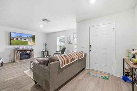 Villa ou maison à vendre à North Port, Floride: 2 chambres, 115.66 m2 № 2413586 - photo 15