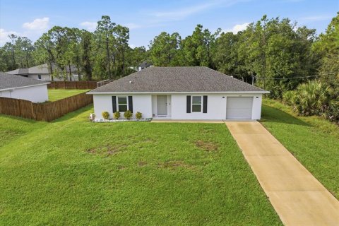 Villa ou maison à North Port, Floride 2 chambres, 115.66 m2 № 2413586