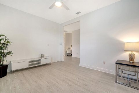 House in Sarasota, Florida 3 bedrooms, 204.11 sq.m. № 1626419 - photo 20