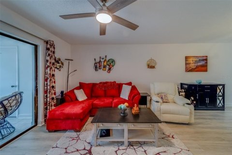 Condo in Clearwater, Florida, 2 bedrooms  № 1527714 - photo 14