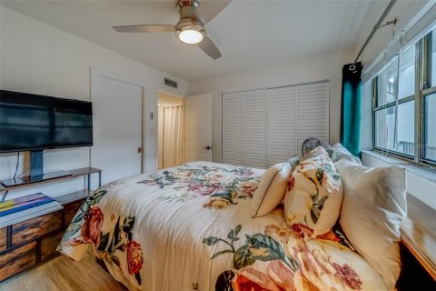 Condo in Clearwater, Florida, 2 bedrooms  № 1527714 - photo 24