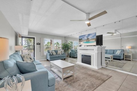 Condominio en venta en Kenneth City, Florida, 2 dormitorios, 106.84 m2 № 1757000 - foto 4