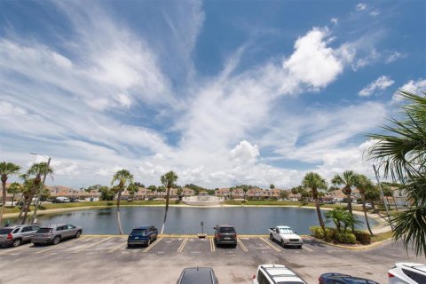 Condominio en venta en Kenneth City, Florida, 2 dormitorios, 106.84 m2 № 1757000 - foto 25