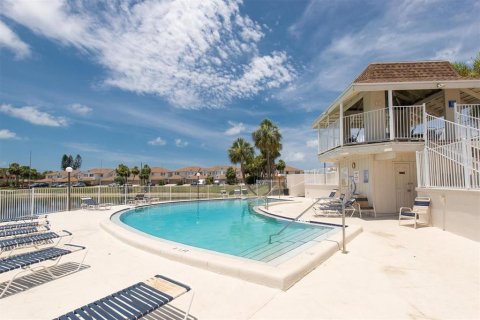 Condominio en venta en Kenneth City, Florida, 2 dormitorios, 106.84 m2 № 1757000 - foto 23