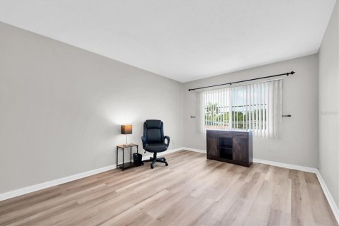 Condominio en venta en Kenneth City, Florida, 2 dormitorios, 106.84 m2 № 1757000 - foto 18