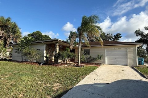 House in Lake Wales, Florida 3 bedrooms, 152.73 sq.m. № 2366735