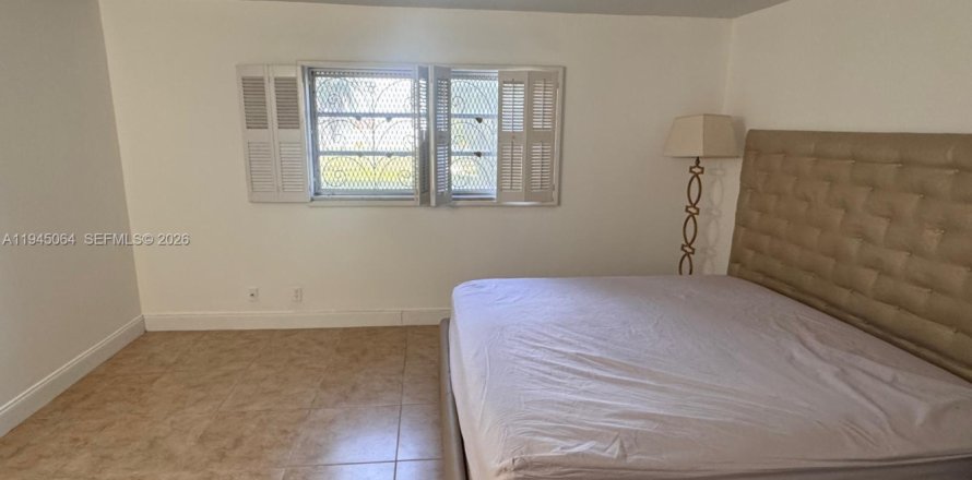 Condo à Hallandale Beach, Floride, 1 chambre  № 2001243