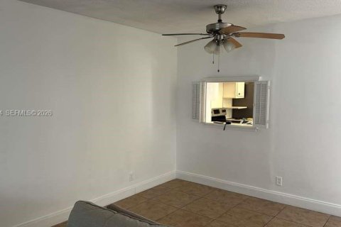 Copropriété à louer à Hallandale Beach, Floride: 1 chambre, 78.69 m2 № 2001243 - photo 8