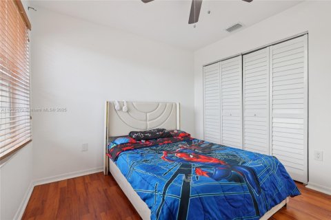 Villa ou maison à vendre à Miami, Floride: 5 chambres, 193.42 m2 № 1968380 - photo 17