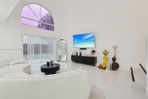 Villa ou maison à vendre à Miami, Floride: 5 chambres, 193.42 m2 № 1968380 - photo 7