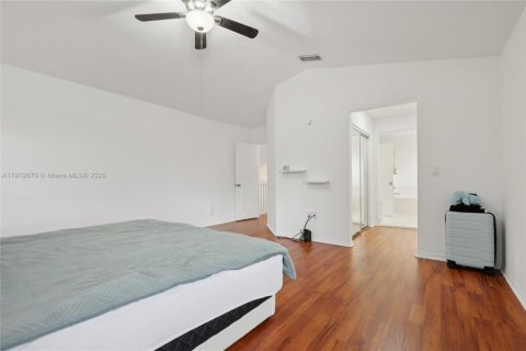 Villa ou maison à vendre à Miami, Floride: 5 chambres, 193.42 m2 № 1968380 - photo 25