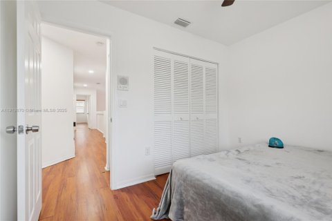 Villa ou maison à vendre à Miami, Floride: 5 chambres, 193.42 m2 № 1968380 - photo 21