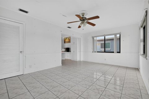 Casa en venta en Tamarac, Florida, 2 dormitorios, 102.01 m2 № 2374220 - foto 28