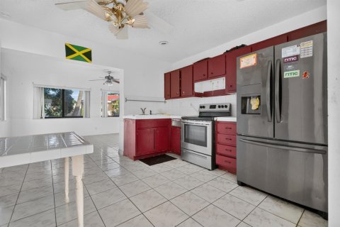Casa en venta en Tamarac, Florida, 2 dormitorios, 102.01 m2 № 2374220 - foto 24