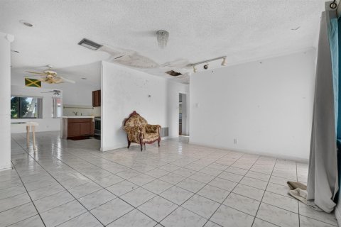Casa en venta en Tamarac, Florida, 2 dormitorios, 102.01 m2 № 2374220 - foto 14
