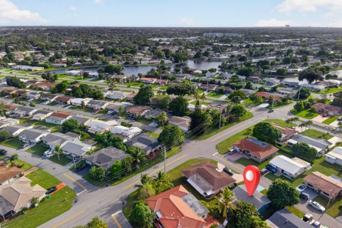Casa en venta en Tamarac, Florida, 2 dormitorios, 102.01 m2 № 2374220 - foto 9