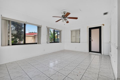 Casa en venta en Tamarac, Florida, 2 dormitorios, 102.01 m2 № 2374220 - foto 27